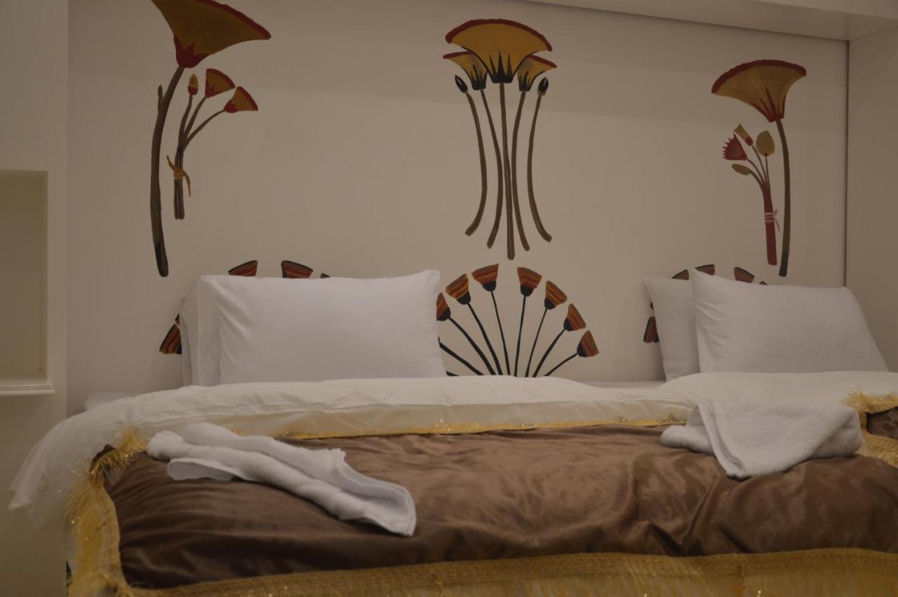 Pyramids In Guest house Kafrat al Jabal